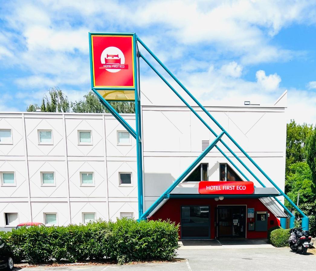 Hotel First Eco Villemoisson Centre Commercial Carrefour