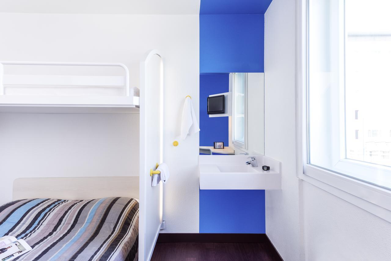 Hotel First Eco Villemoisson Centre Commercial Carrefour 3*
