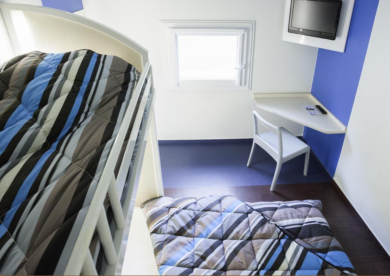 First Eco Villemoisson Centre Commercial Carrefour Hotel 3*