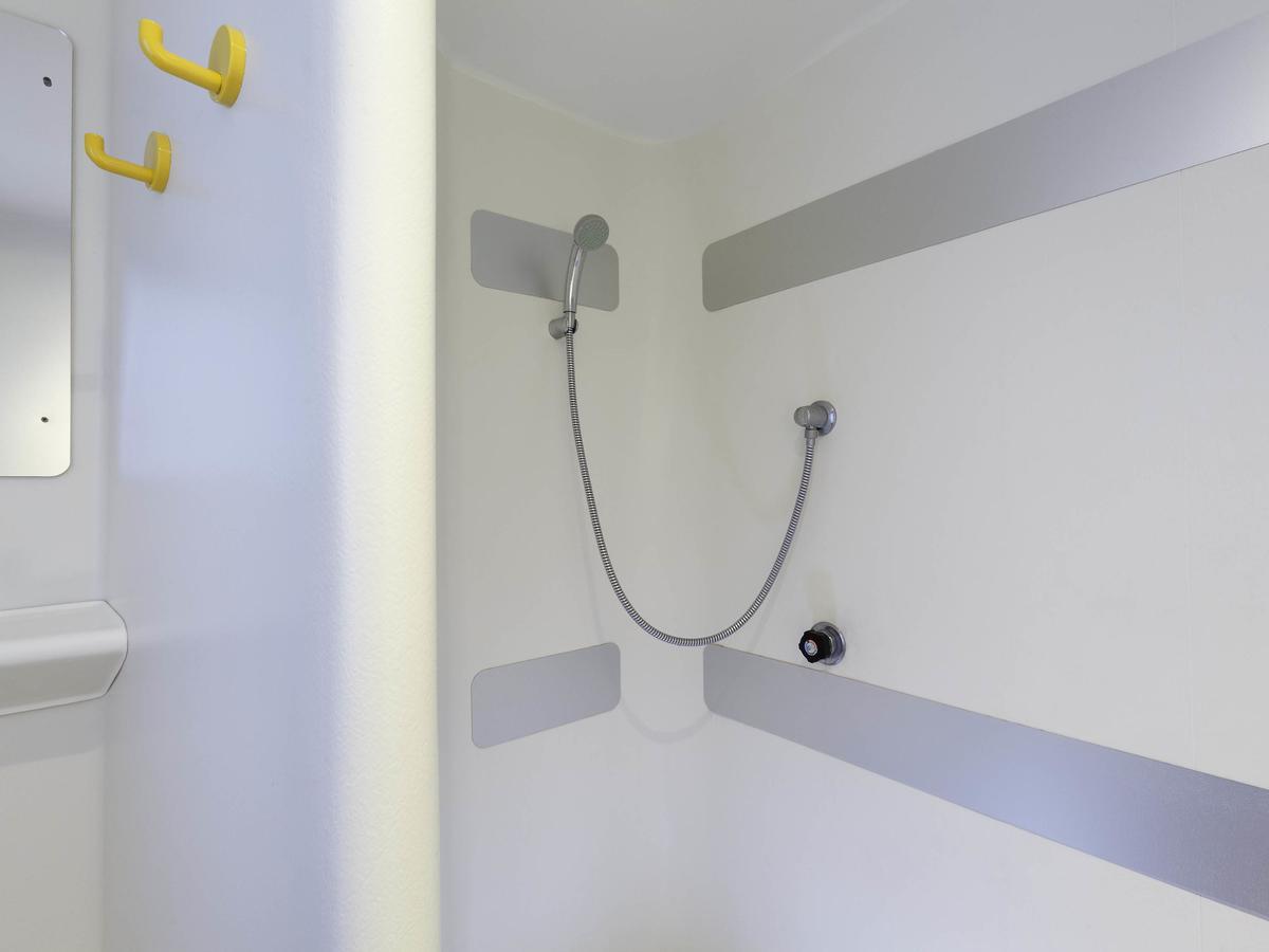 First Eco Villemoisson Centre Commercial Carrefour Hotel Savigny-sur-Orge