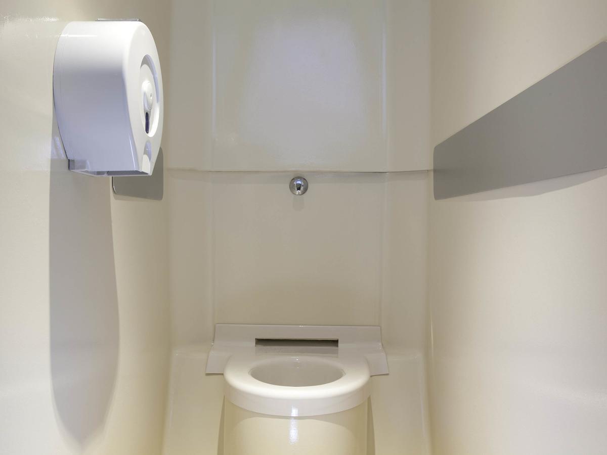 First Eco Villemoisson Centre Commercial Carrefour Hotel